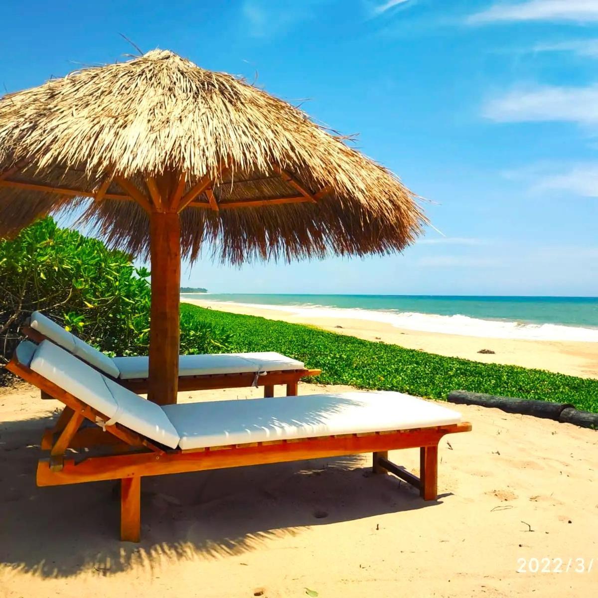 Sleeping Elephant Beach Resort Tangalle Exterior foto