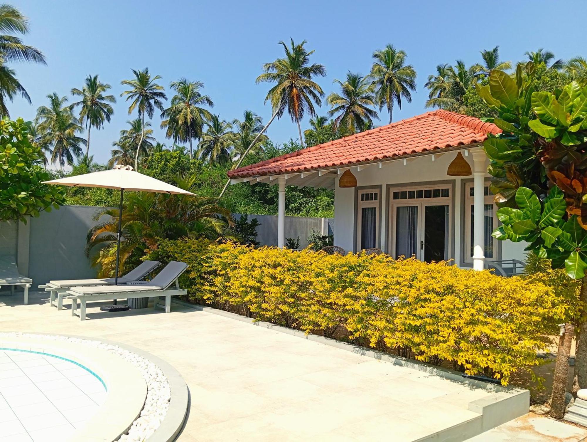 Sleeping Elephant Beach Resort Tangalle Exterior foto