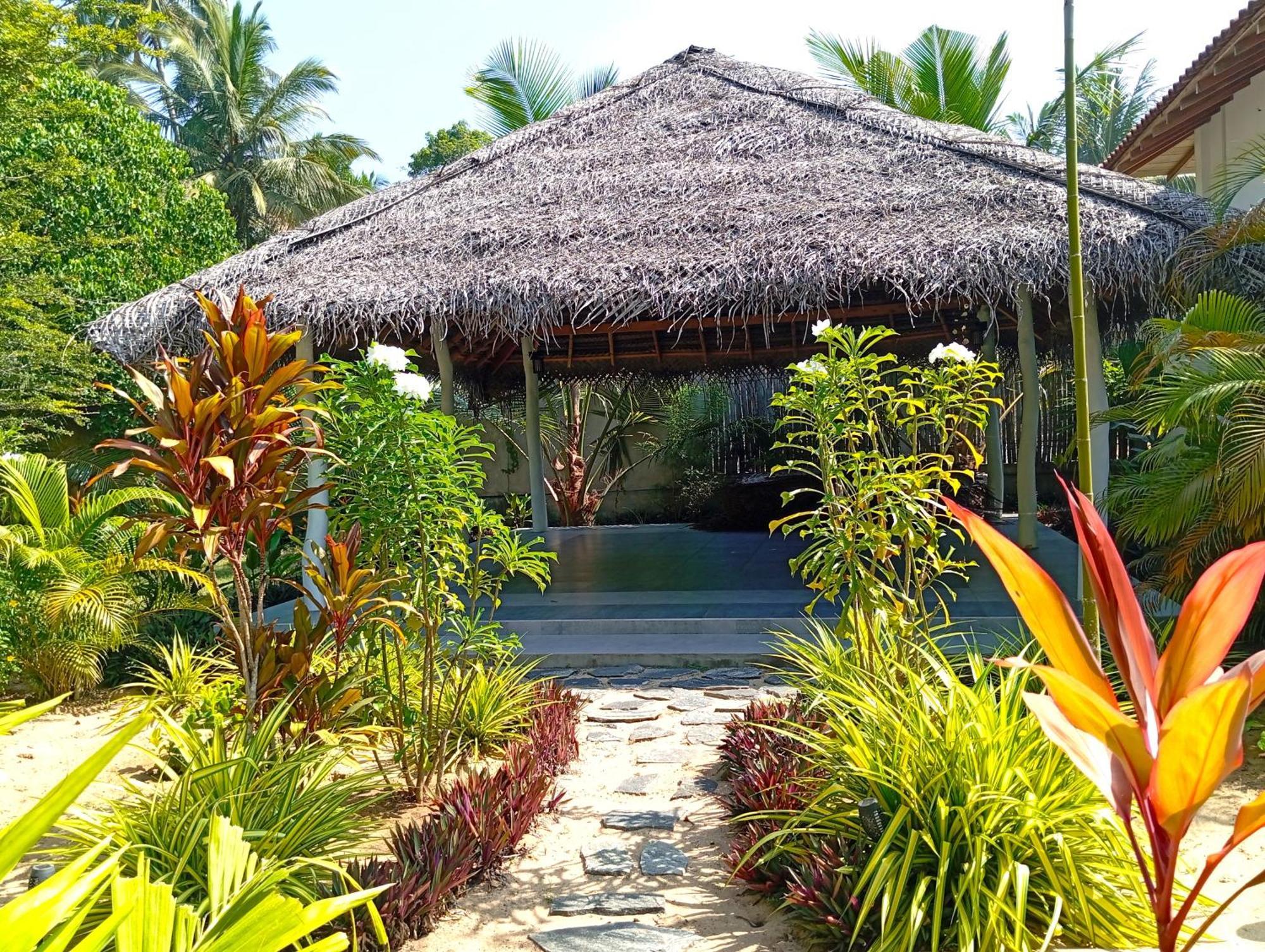 Sleeping Elephant Beach Resort Tangalle Exterior foto